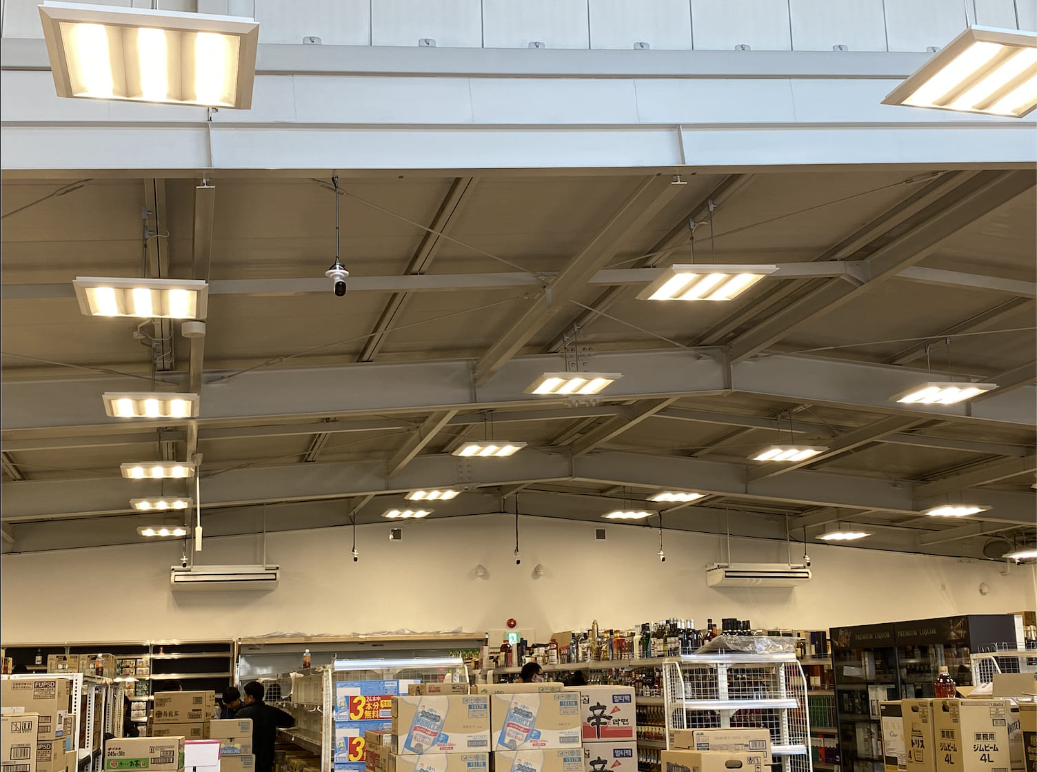 店舗外観 防犯カメラ設置箇所